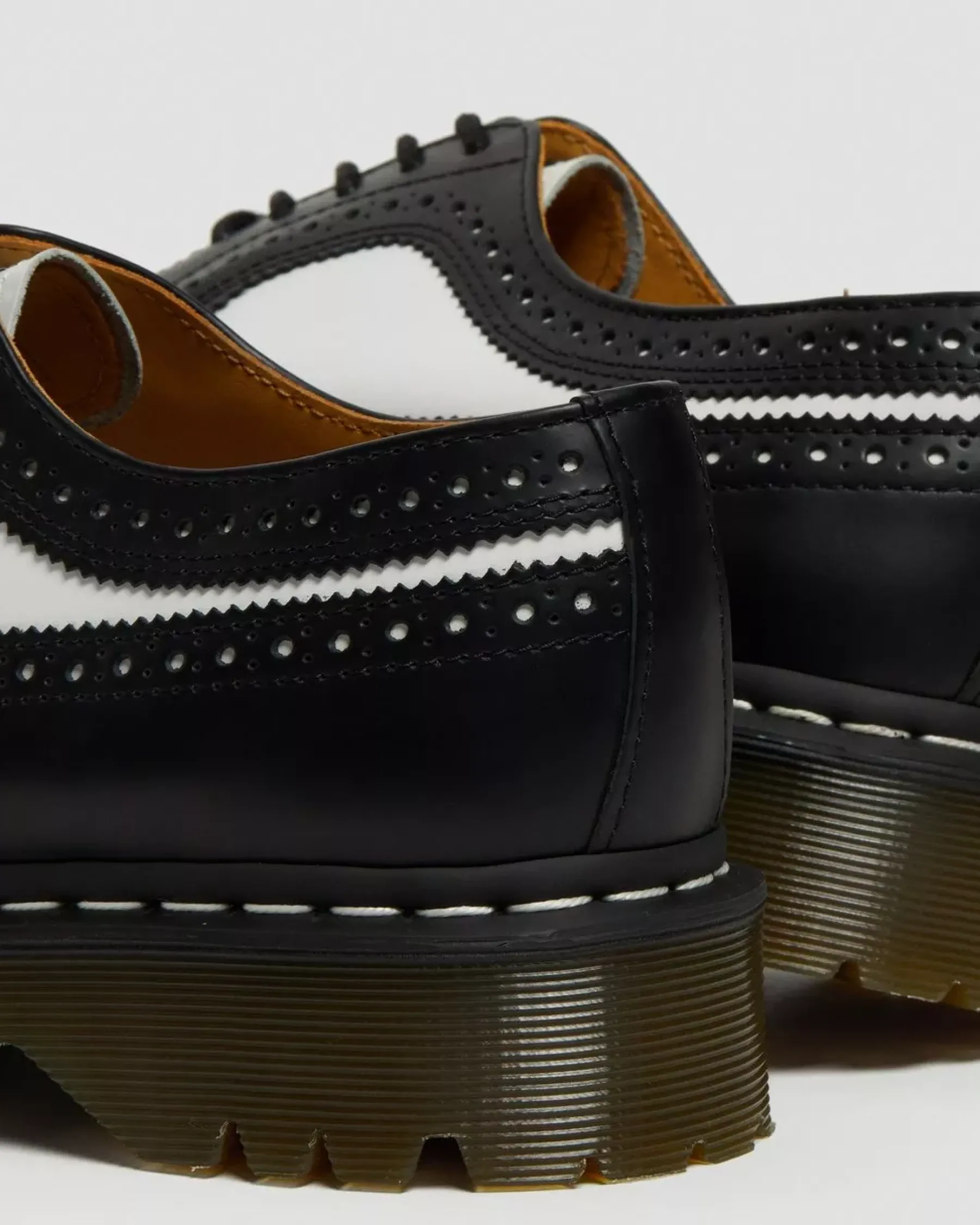 Bestsellers|Platform Shoes>Dr. Martens 3989 Bex Smooth Leather Brogue Shoes Black — Smooth Leather