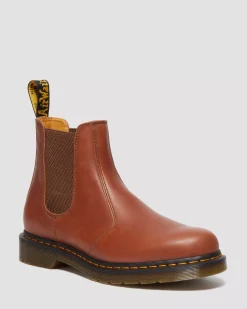 Originals|Chelsea Boots>Dr. Martens 2976 Carrara Leather Chelsea Boots Saddle Tan — Carrara