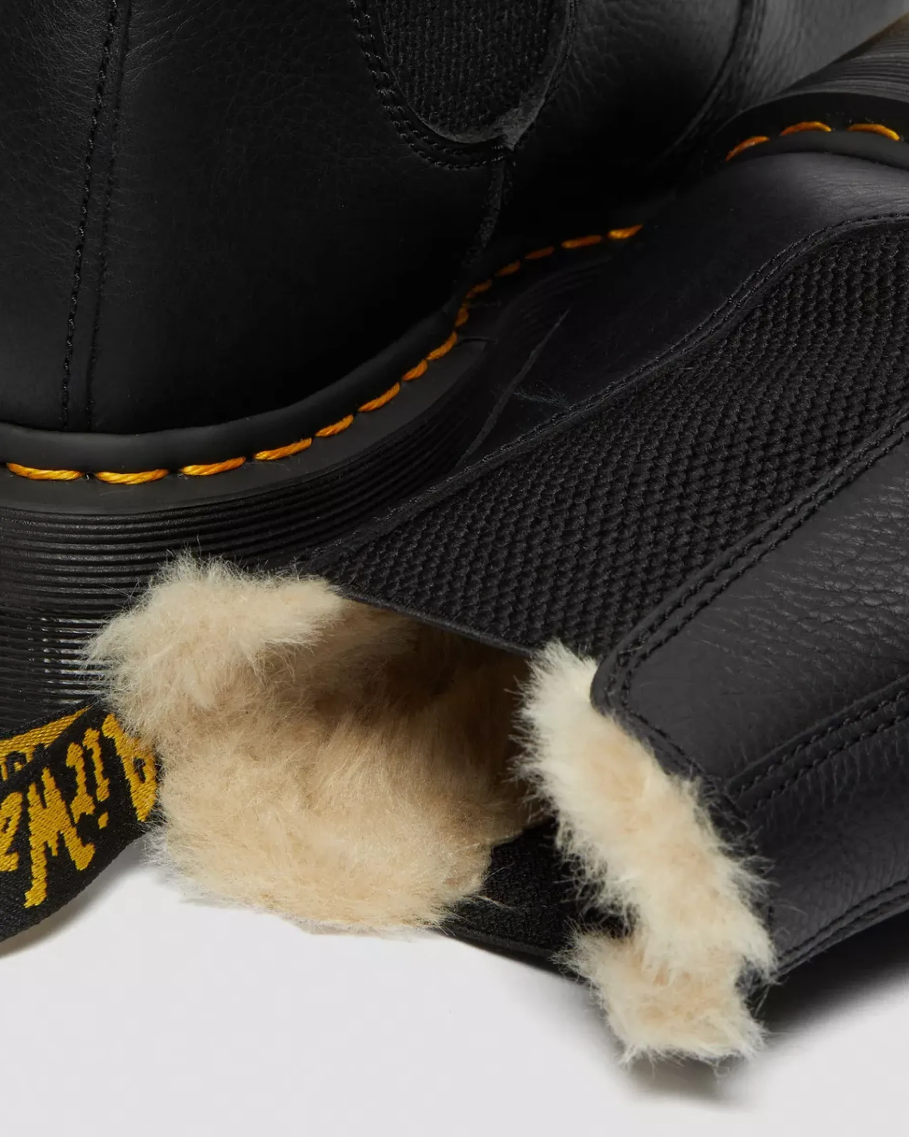 Platform Boots|Winter Boots>Dr. Martens 2976 Faux Fur Lined Platform Chelsea Boots Black — Pisa