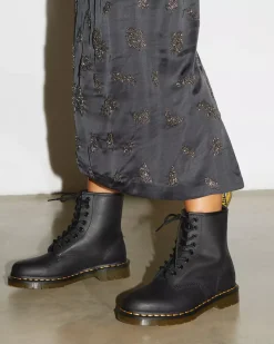 Originals|Ankle Boots>Dr. Martens 1460 Greasy Leather Lace Up Boots Black — Greasy