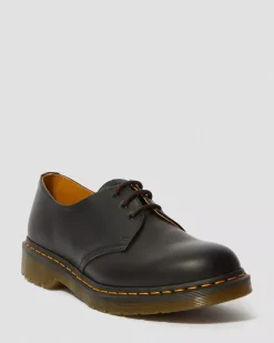 Laces|Accessories>Dr. Martens 26 Inch Round Shoe Laces (3-Eye) Brown — Cotton