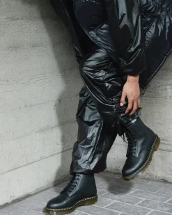 Bestsellers|Ankle Boots>Dr. Martens 1460 Slip Resistant Leather Lace Up Boots Black — Industrial Full Grain