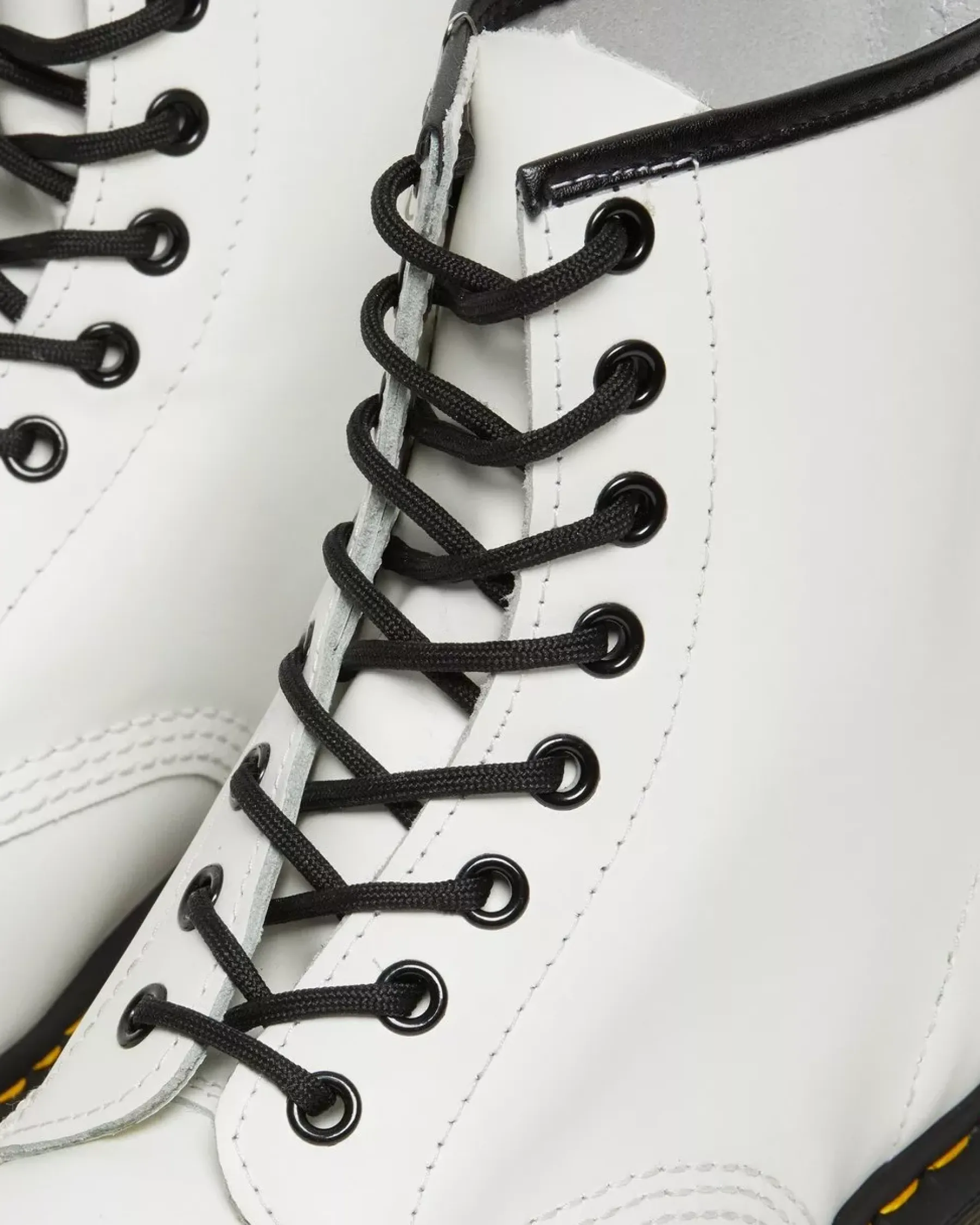 Originals|Ankle Boots>Dr. Martens 1460 Smooth Leather Lace Up Boots White — Smooth Leather