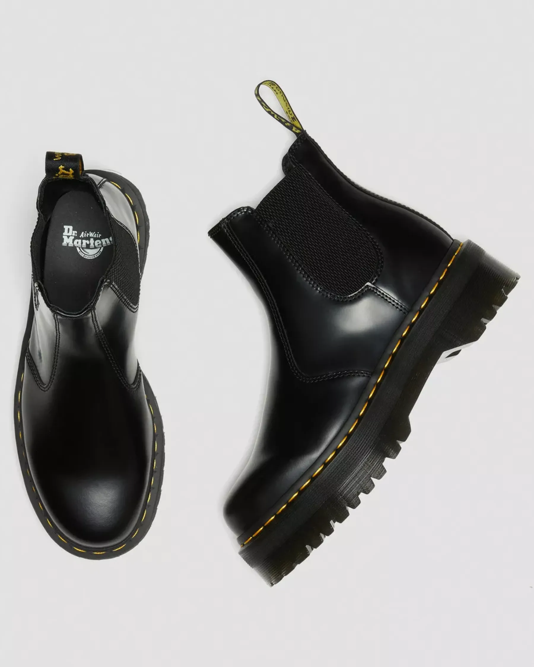 Bestsellers|Platform Boots>Dr. Martens 2976 Smooth Leather Platform Chelsea Boots Black — Polished Smooth