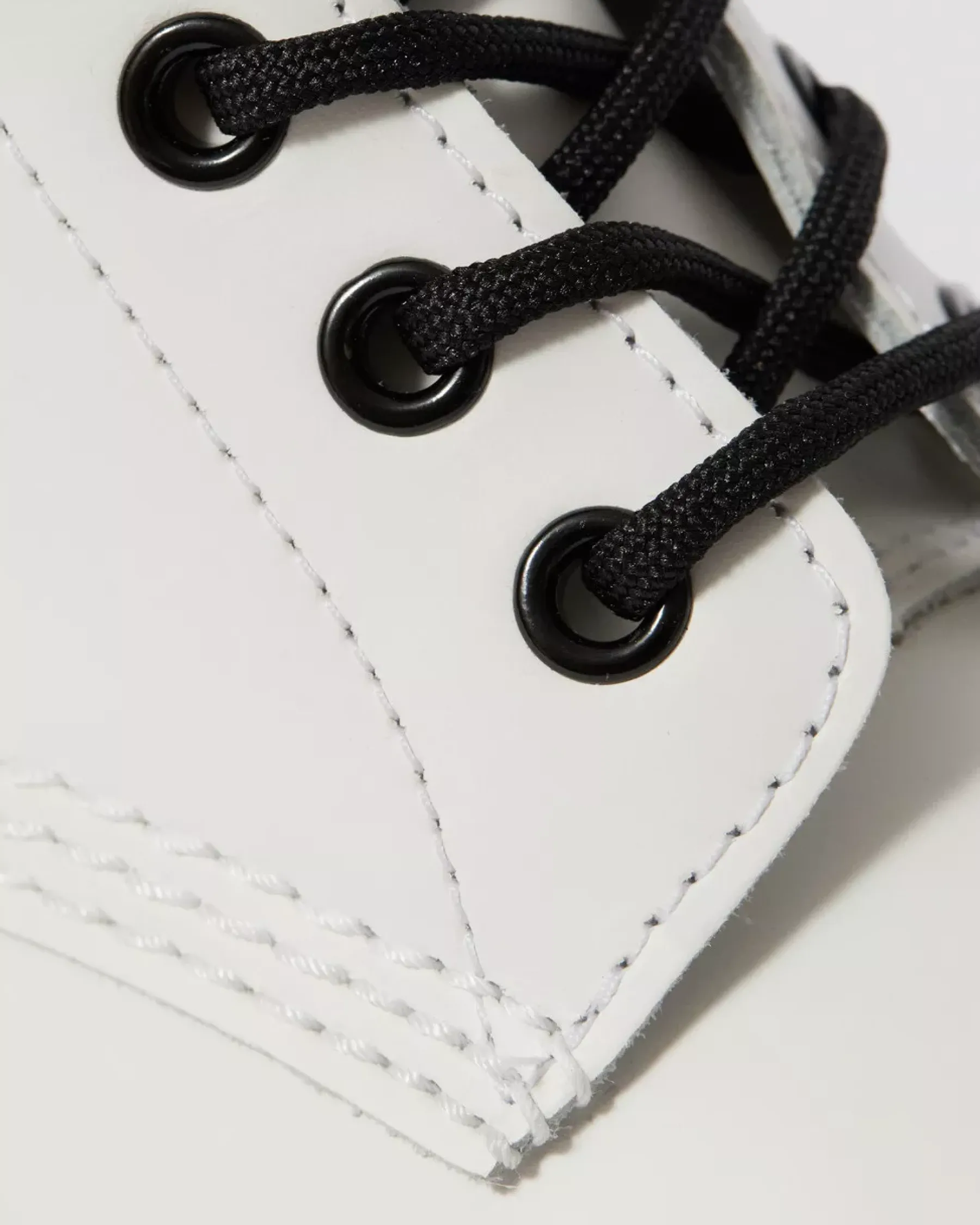 Sale|Originals>Dr. Martens 1460 Women's Smooth Leather Lace Up Boots White — Smooth Leather