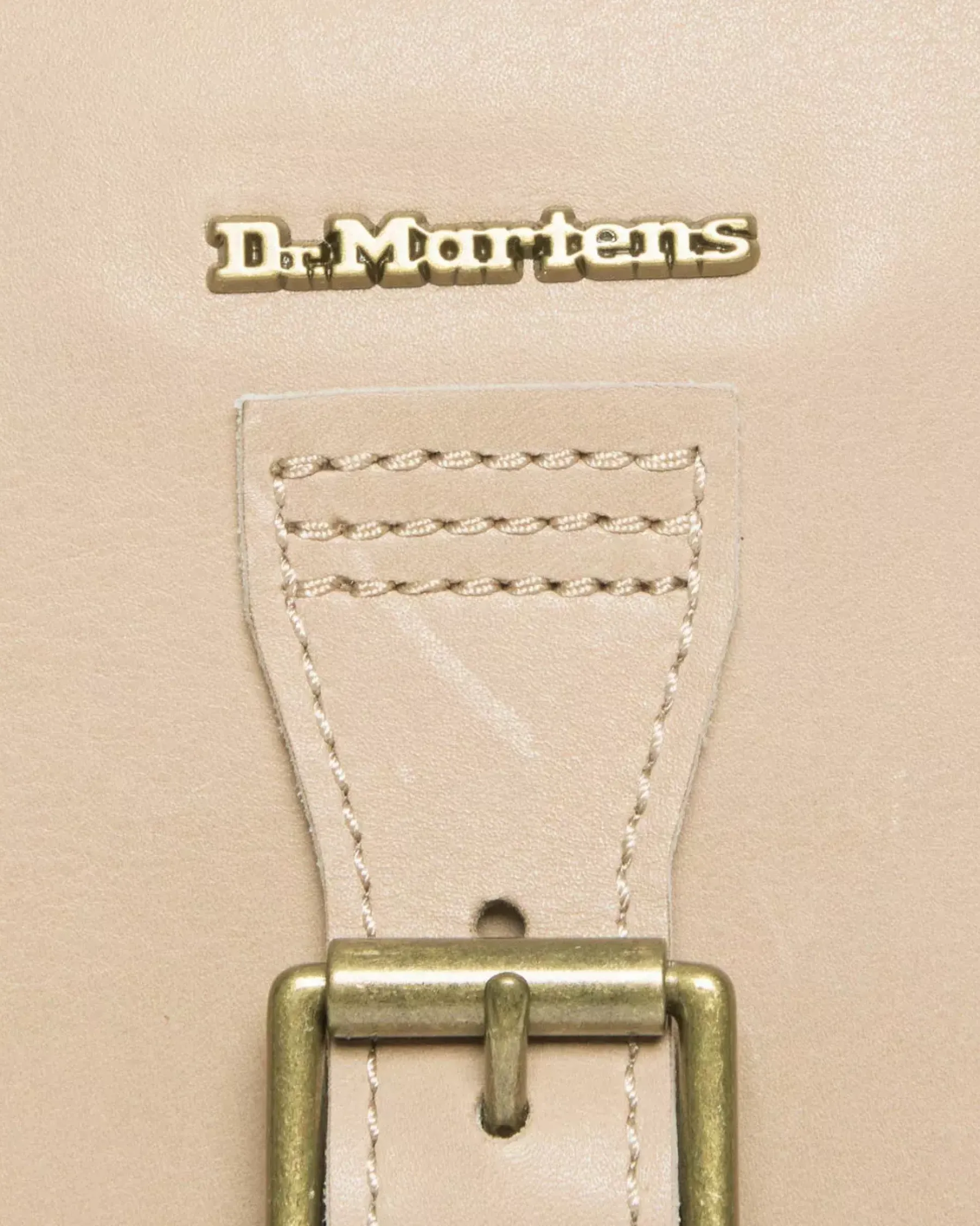 Accessories|Bags>Dr. Martens Carrara Leather Vertical Crossbody Bag Beige — Carrara