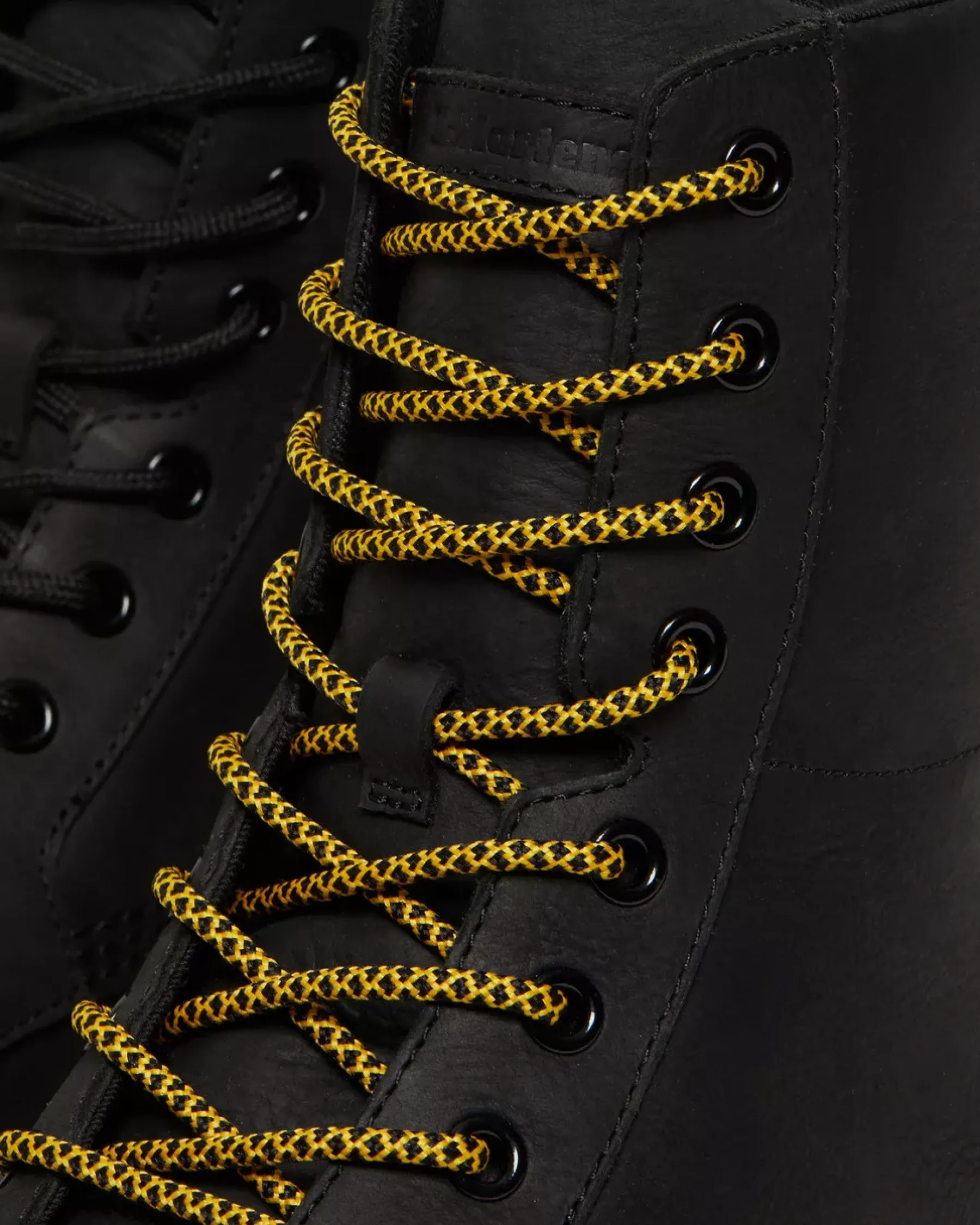 Bestsellers|Ankle Boots>Dr. Martens Combs Leather Casual Boots Black — Wyoming