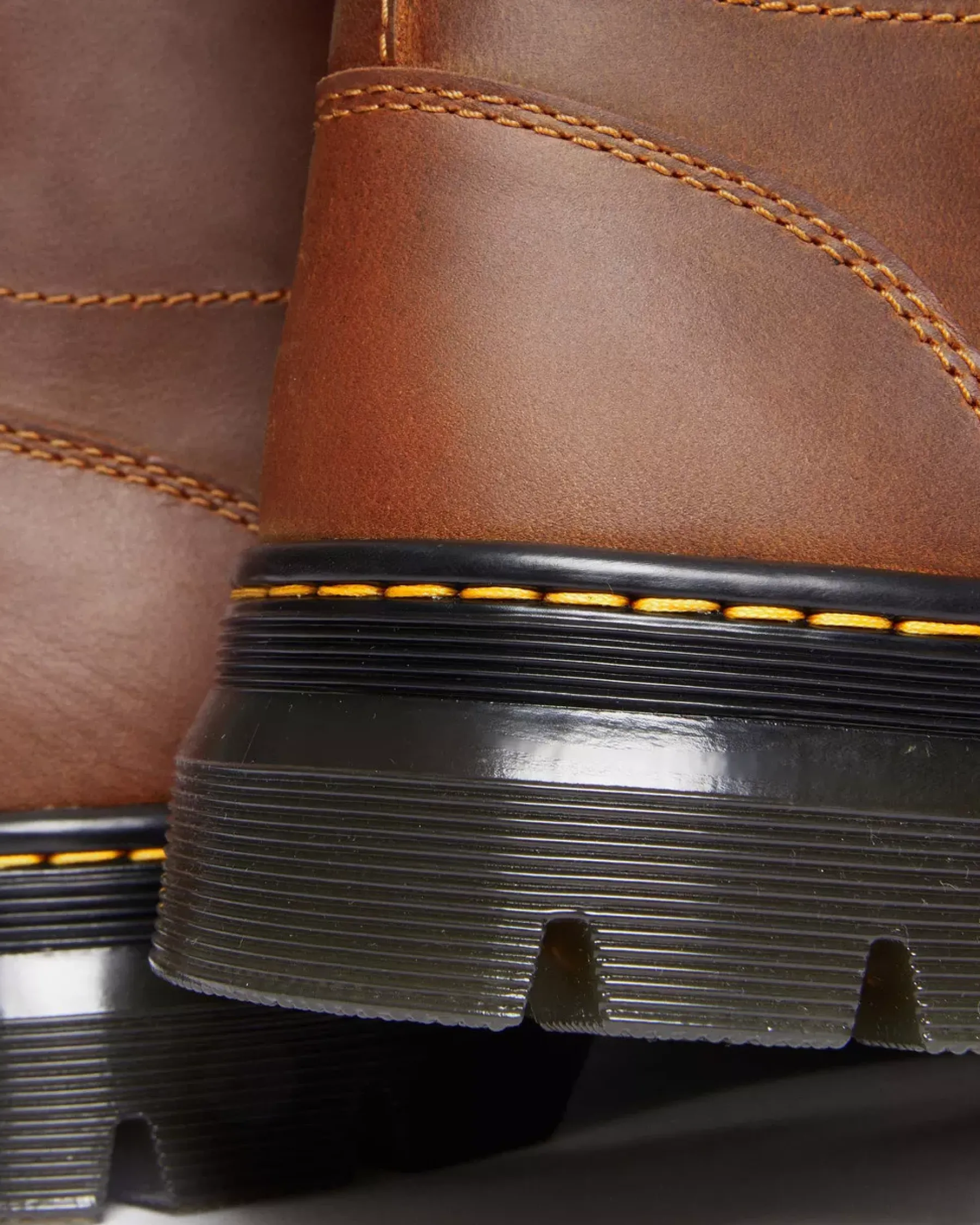 Sale|Casual Boots>Dr. Martens Combs Pull Up Leather Casual Boots WARM TAN — Archive Pull Up