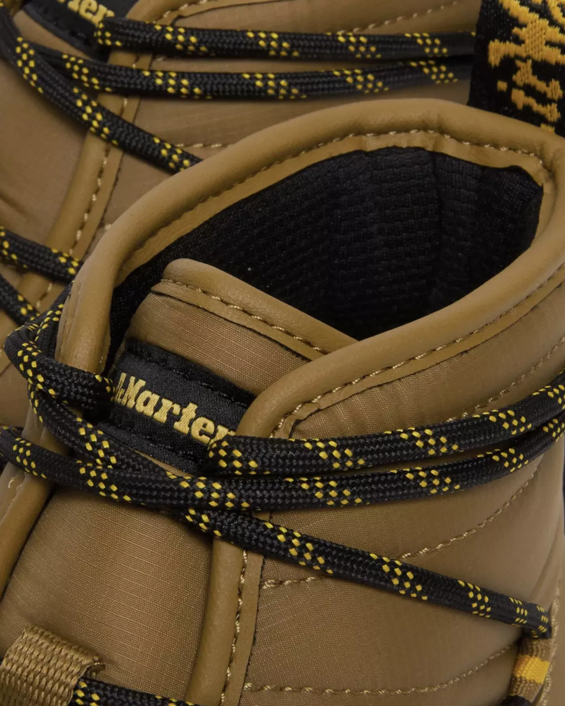 Sale|Winter Boots>Dr. Martens Combs Women's Padded Casual Boots ANTIQUE OLIVE — Rubberised Leather+Warm Quilted
