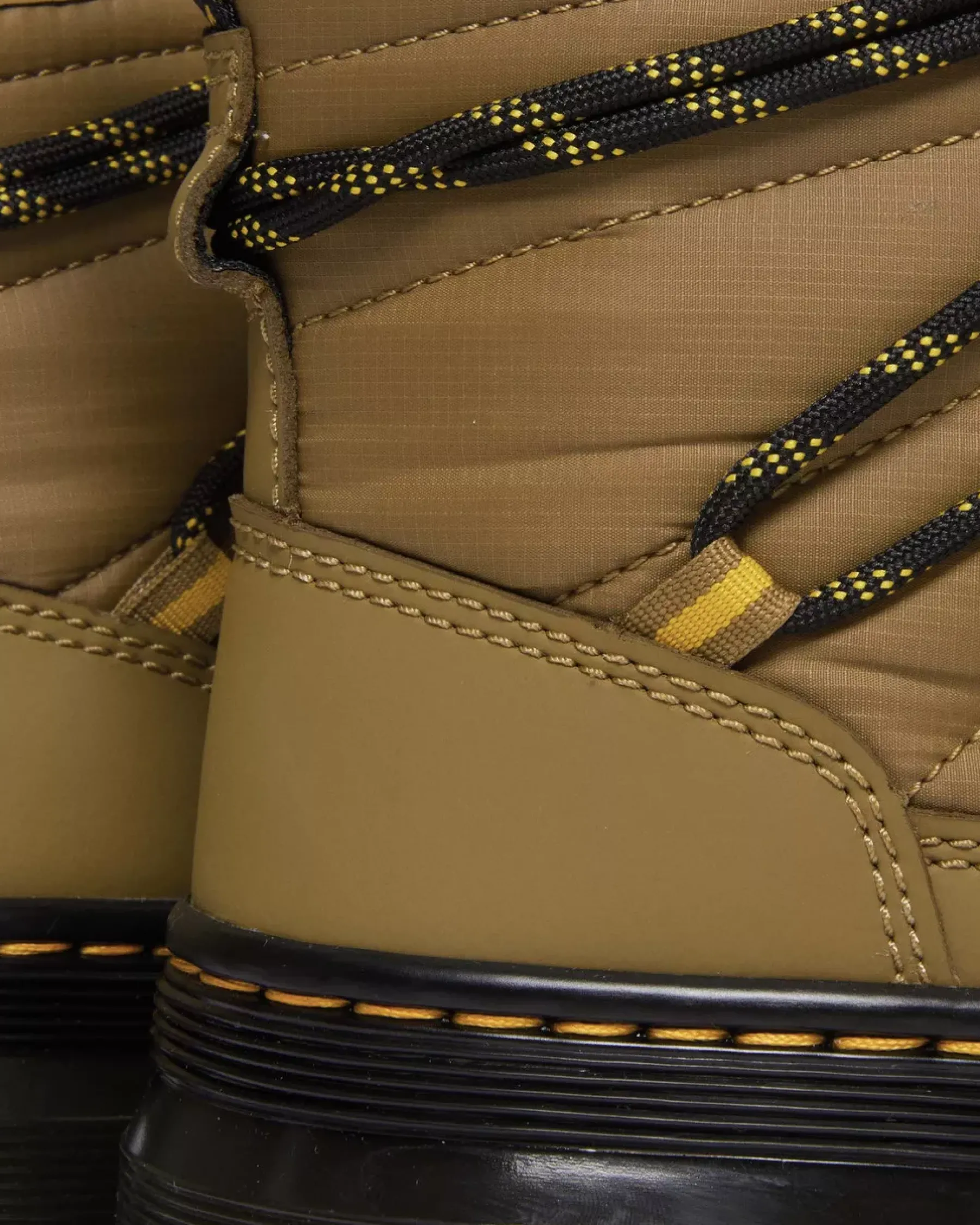 Sale|Winter Boots>Dr. Martens Combs Women's Padded Casual Boots ANTIQUE OLIVE — Rubberised Leather+Warm Quilted