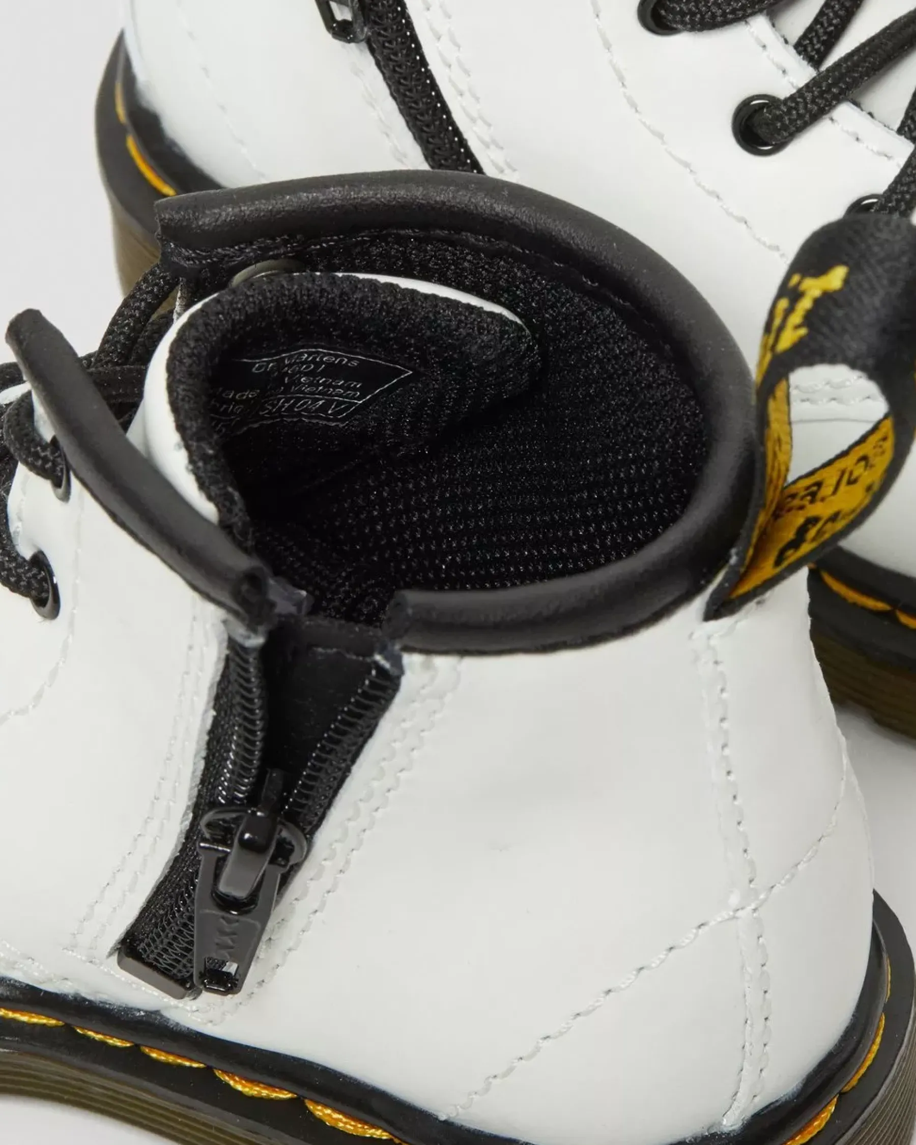 Infant / 0-1 Years|Boots>Dr. Martens Infant 1460 Leather Lace Up Boots White — Romario