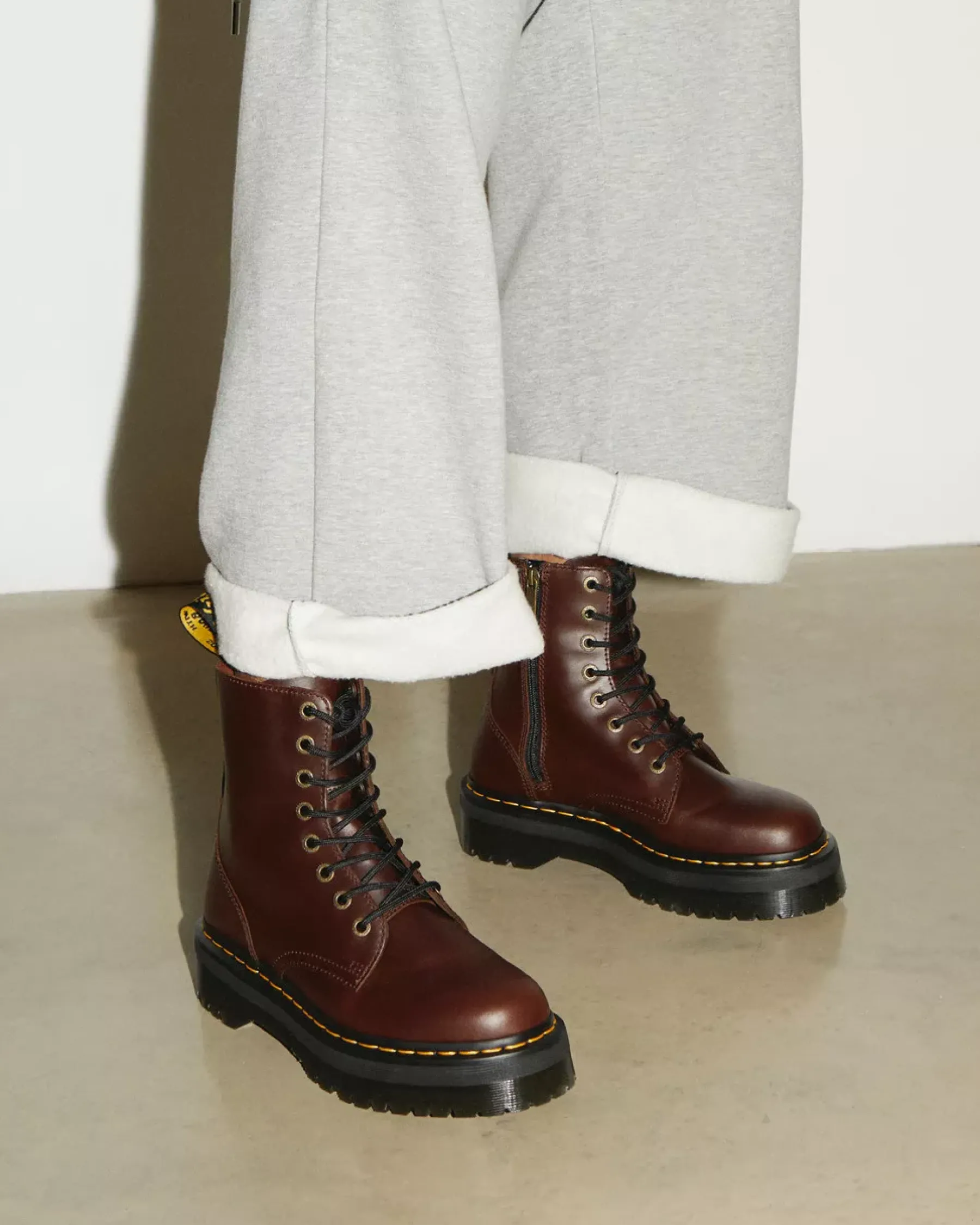 Platform Boots|Ankle Boots>Dr. Martens Jadon Boot Pull Up Leather Platforms Dark Brown