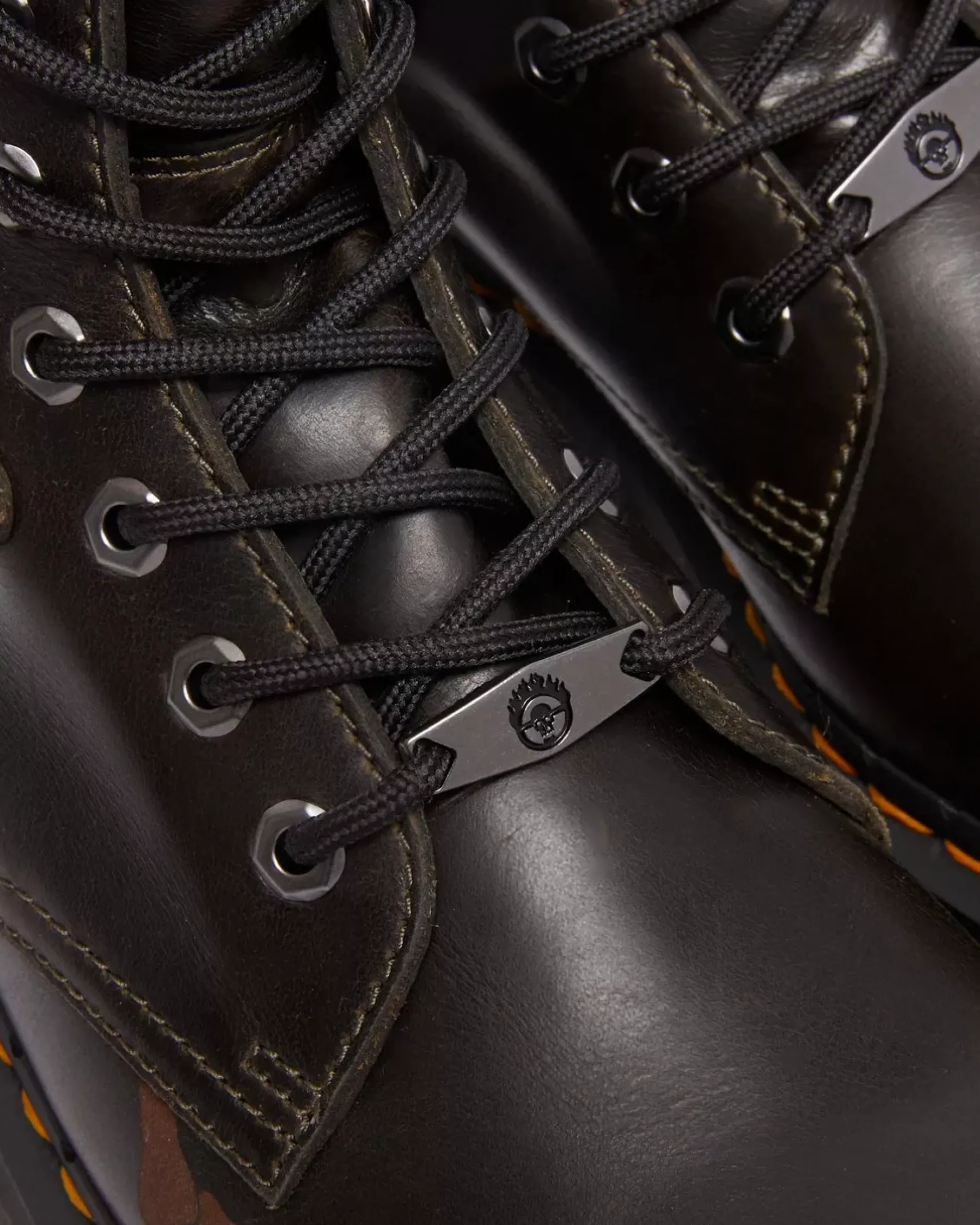 Platform Boots|Ankle Boots>Dr. Martens Jadon Boot WB Mad Max Leather Platforms Dark Taupe — Orleans