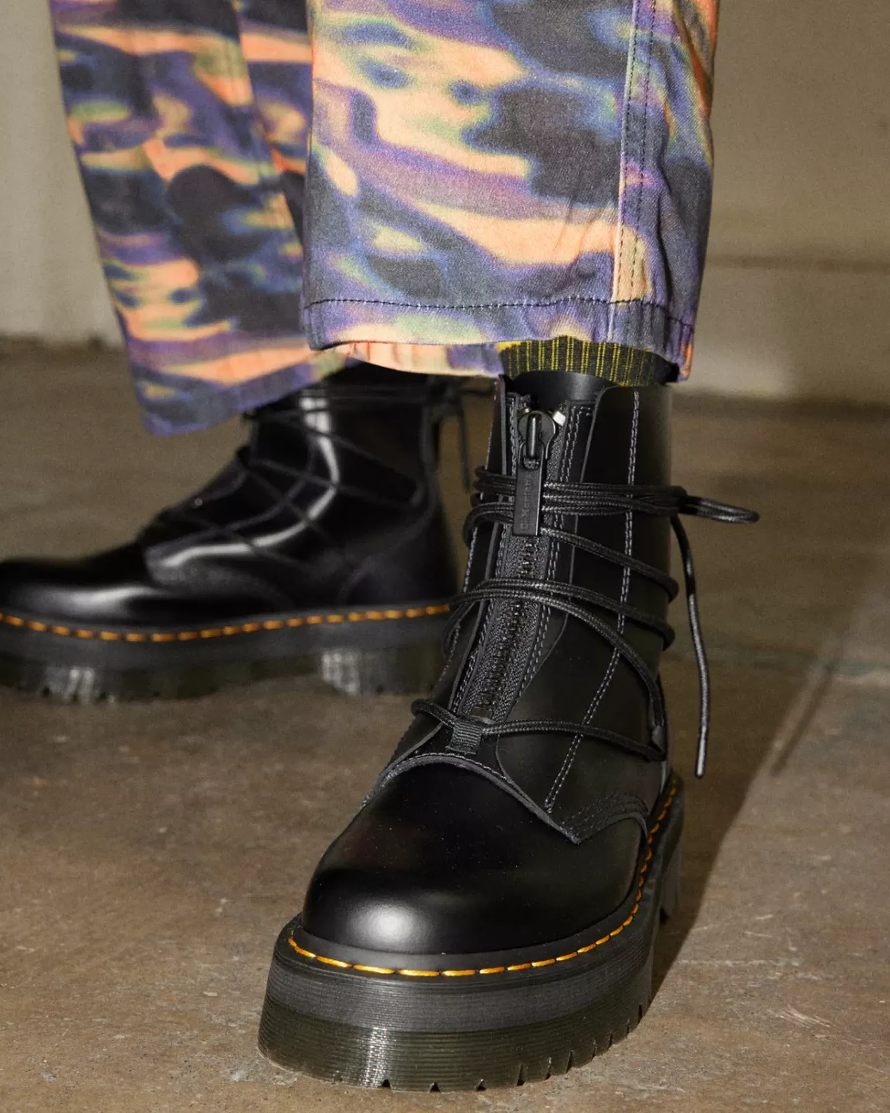 Platform Boots|Ankle Boots>Dr. Martens Jarrick II Laced Leather Platform Boots Black — Smooth+Paris
