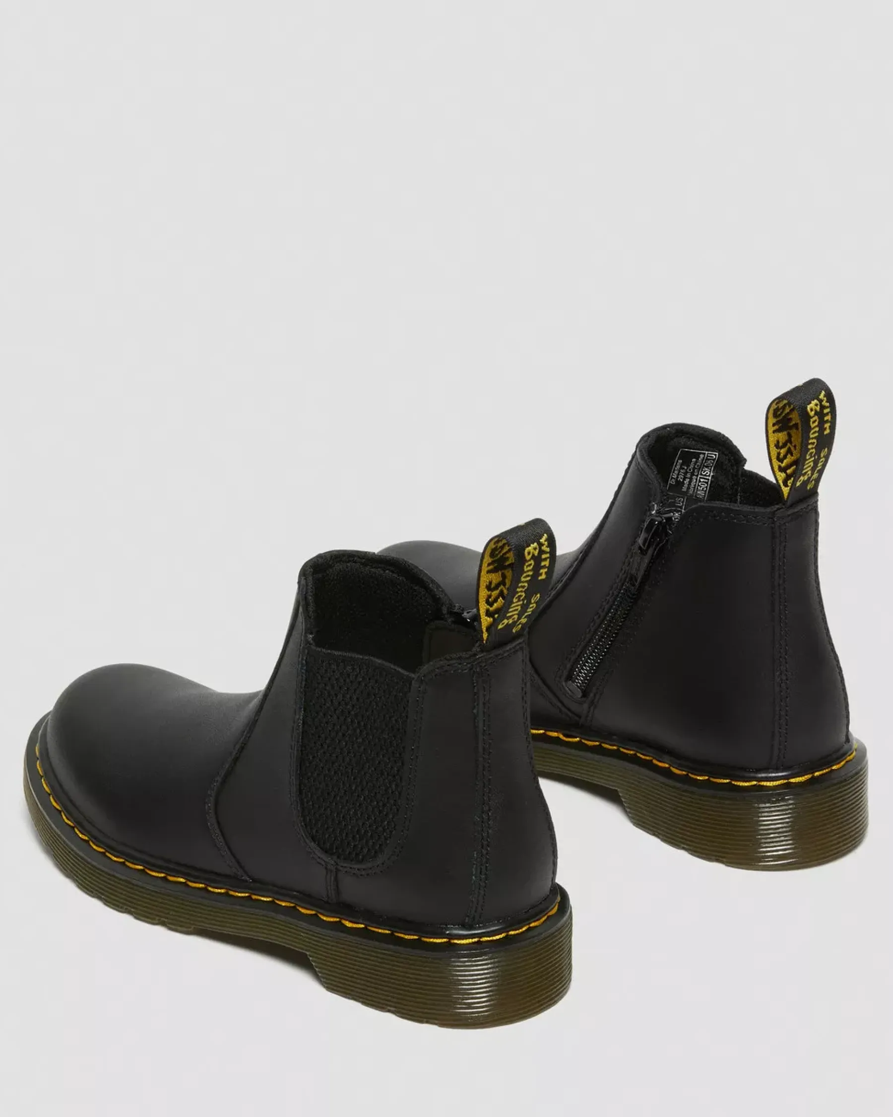 School Styles|Junior / 5-7 Years>Dr. Martens Junior 2976 Softy T Leather Chelsea Boots Black — Softy T
