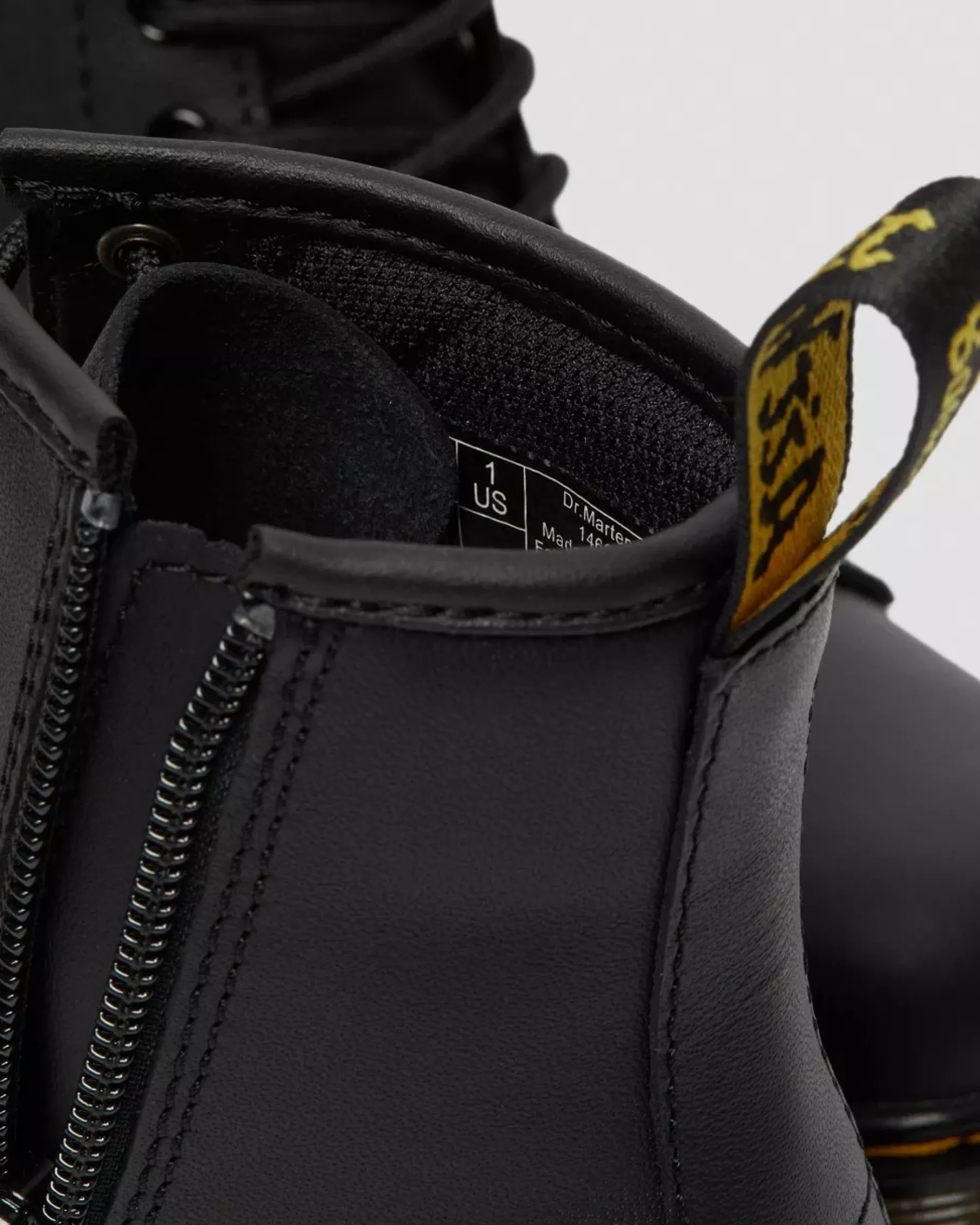 School Styles|Junior / 5-7 Years>Dr. Martens Junior 1460 Softy T Leather Lace Up Boots Black — Softy T