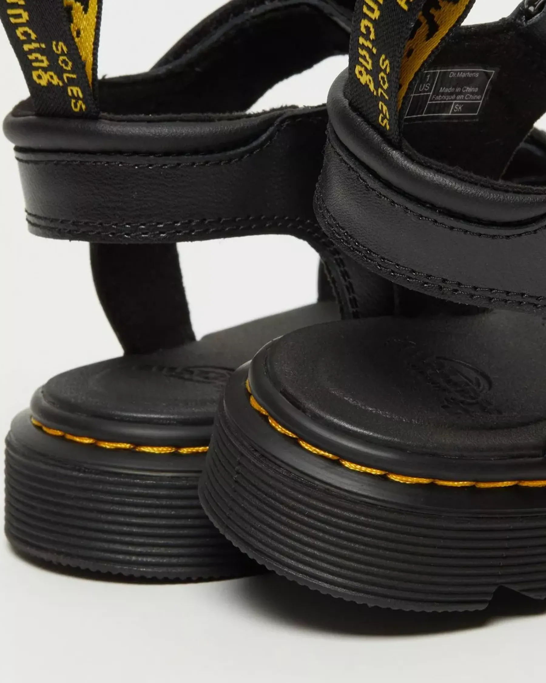 Junior / 5-7 Years|Sandals>Dr. Martens Junior Klaire Leather Strap Sandals Black — T Lamper