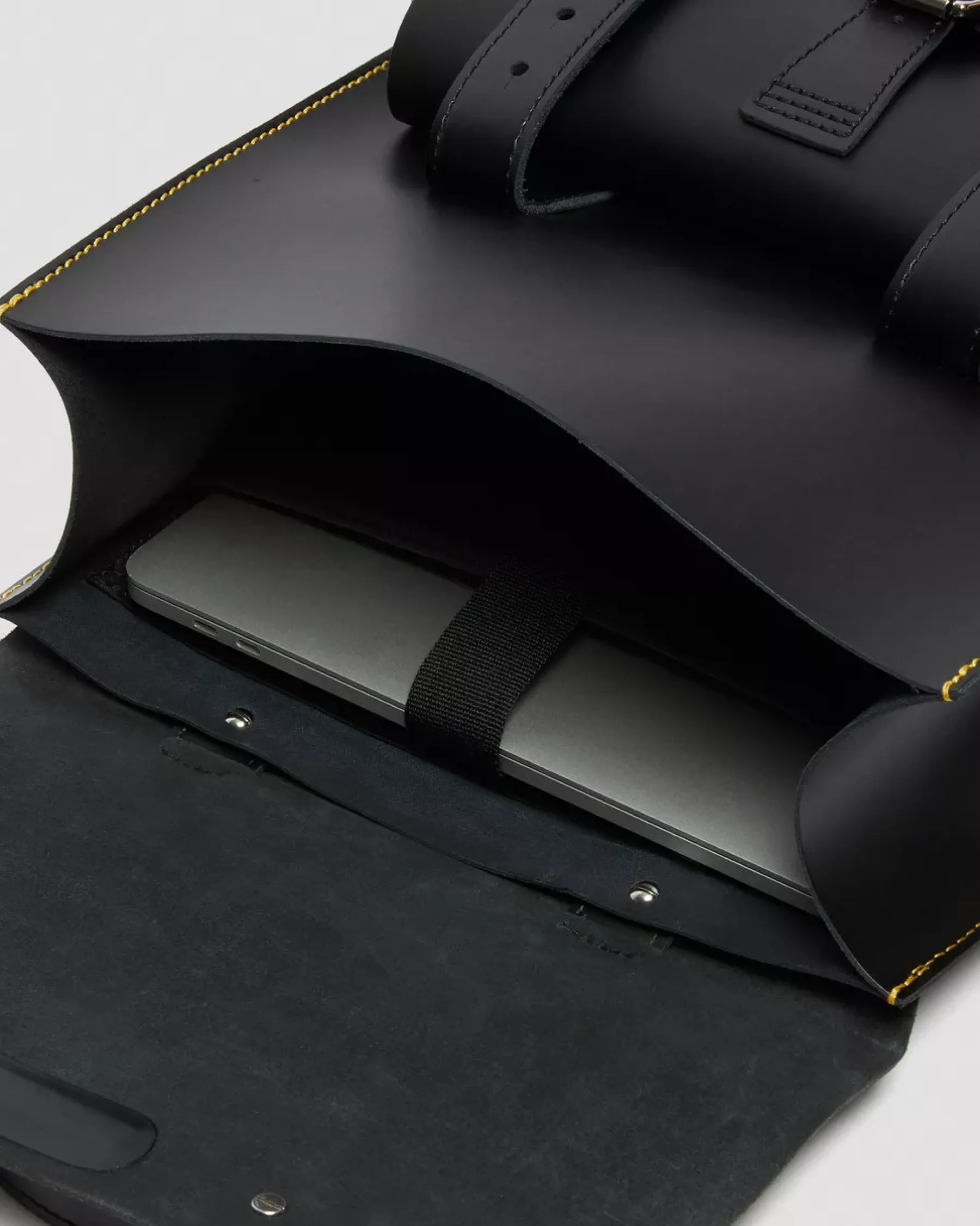 Accessories|Bags>Dr. Martens Kiev Leather Backpack Black — Kiev & Smooth