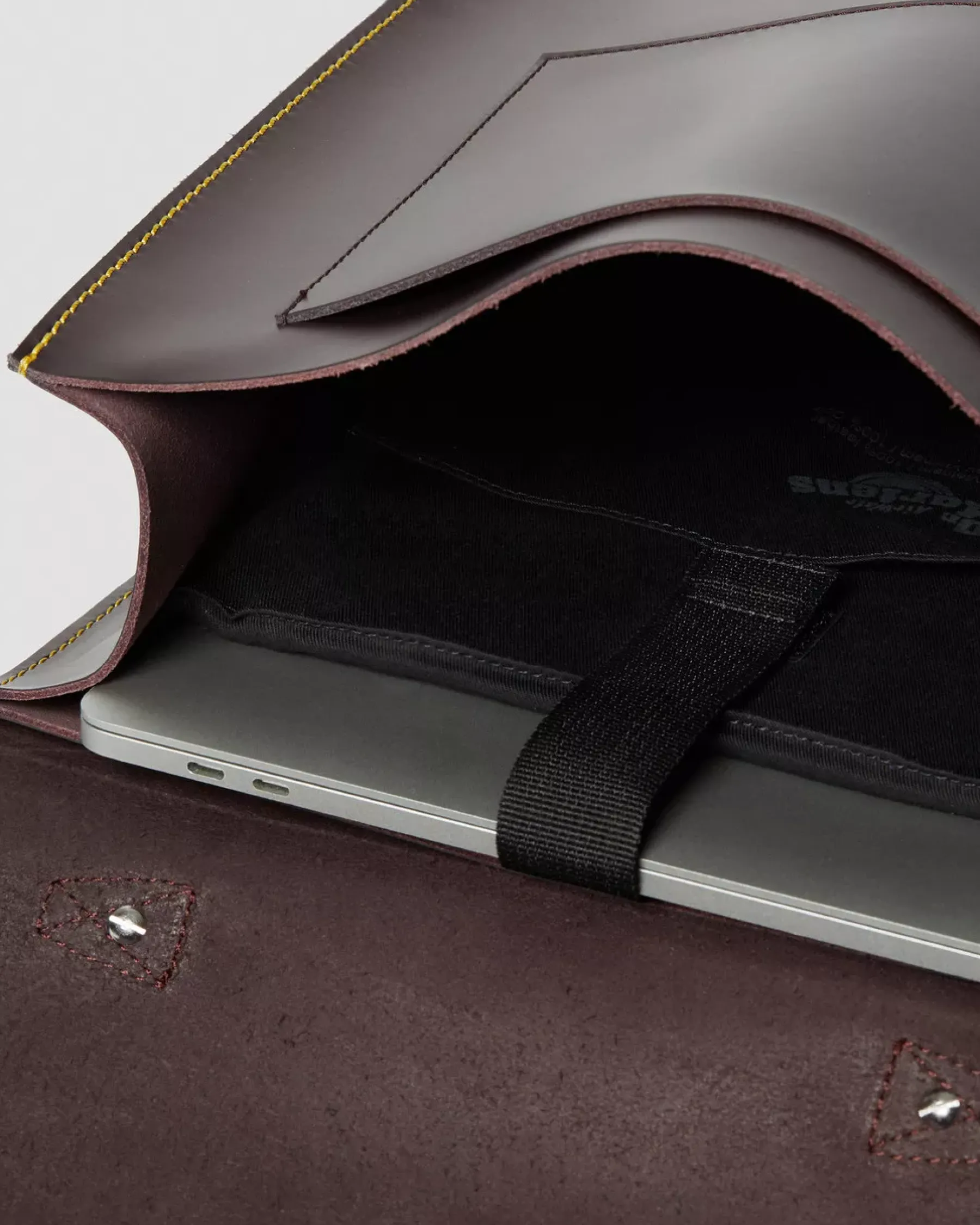 Accessories|Bags>Dr. Martens Leather Box Backpack Burgundy — Kiev