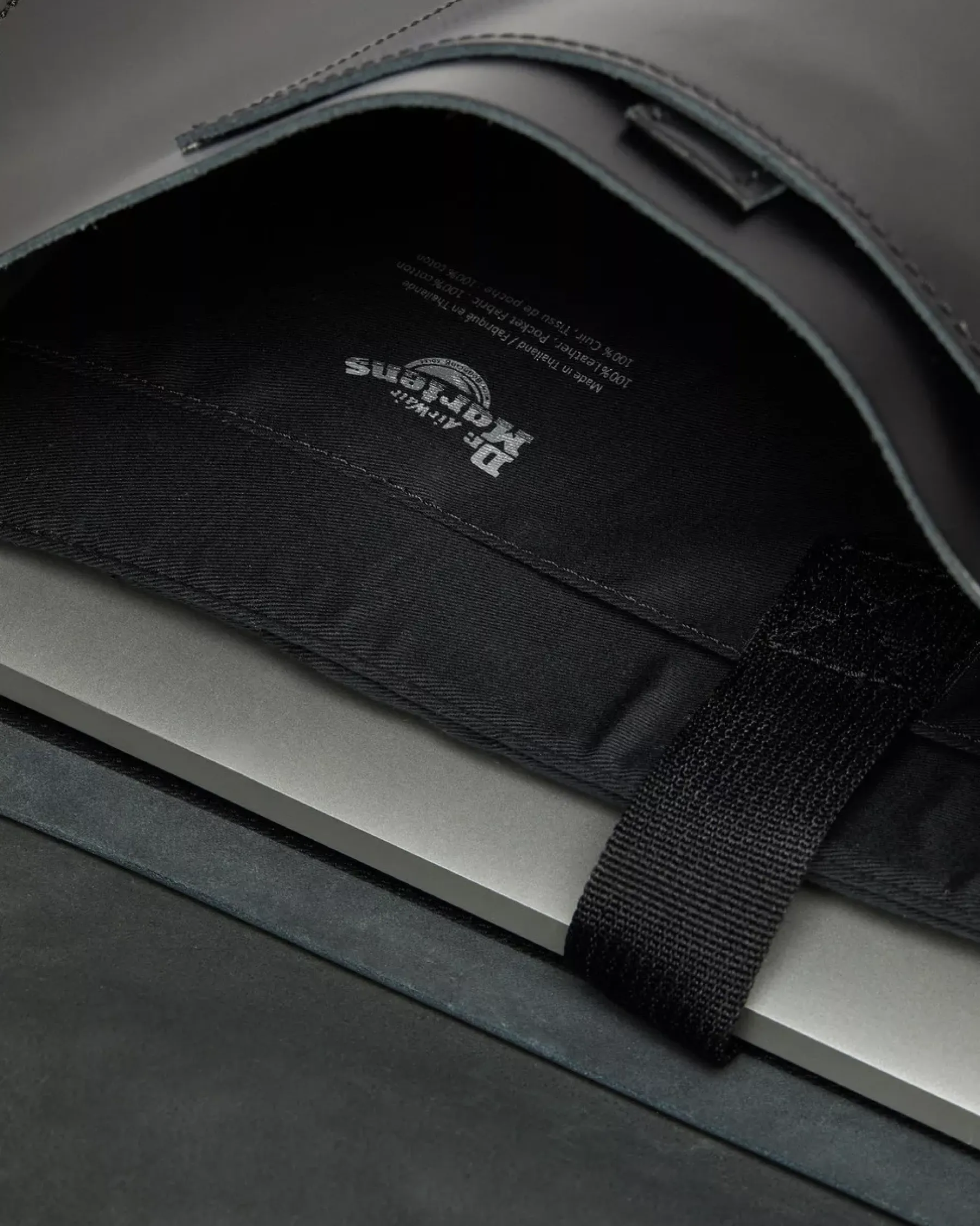 Accessories|Bags>Dr. Martens Leather Box Crossbody Messenger Bag Black — Kiev+ Smooth
