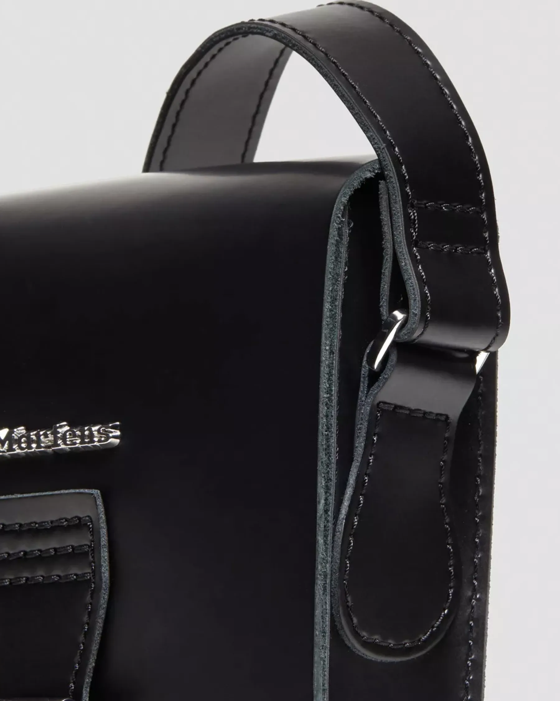 Accessories|Bags>Dr. Martens Leather Vertical Crossbody Bag Black — Kiev & Smooth