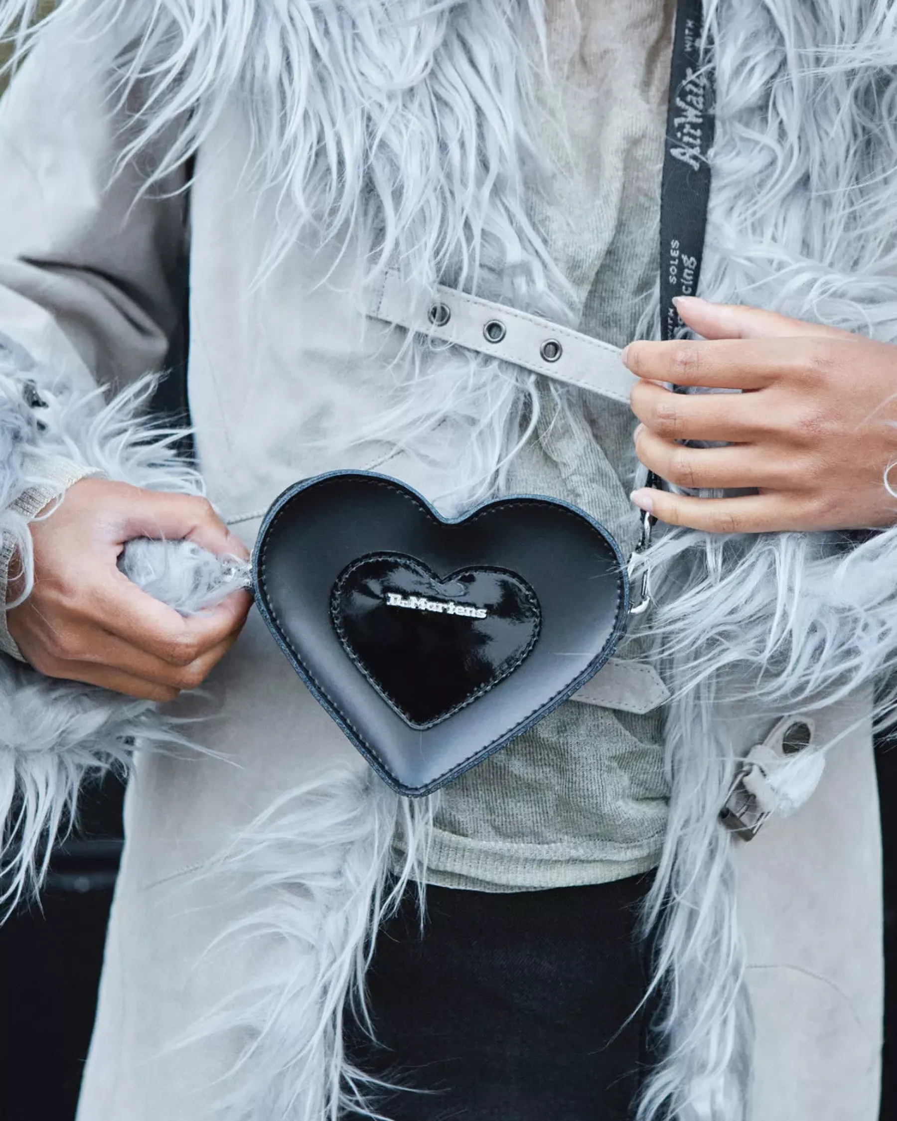 Accessories|Bags>Dr. Martens Mini Heart Shaped Kiev & Patent Leather Bag Black — Kiev+Patent Lamper