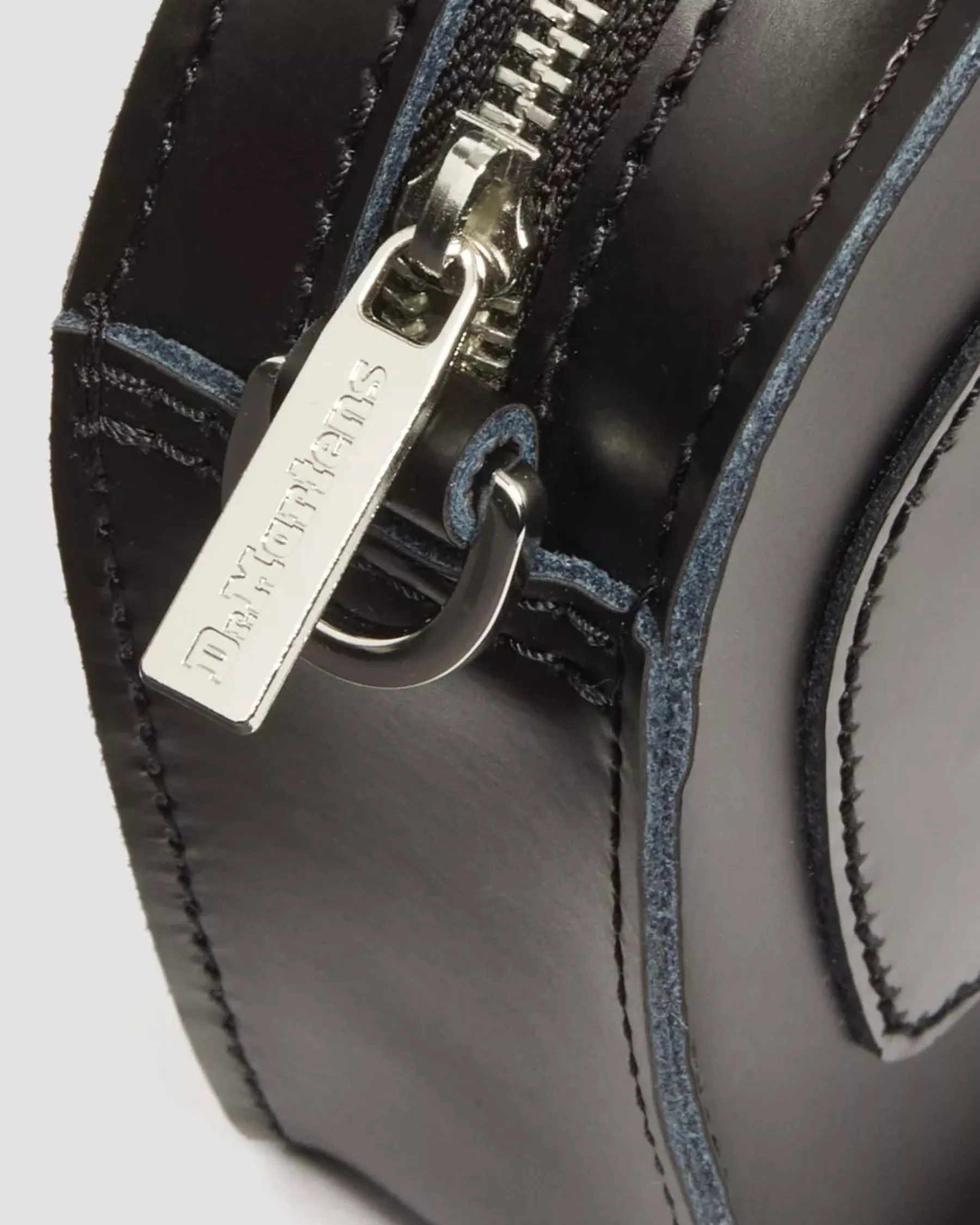 Accessories|Bags>Dr. Martens Mini Heart Shaped Kiev & Patent Leather Bag Black — Kiev+Patent Lamper