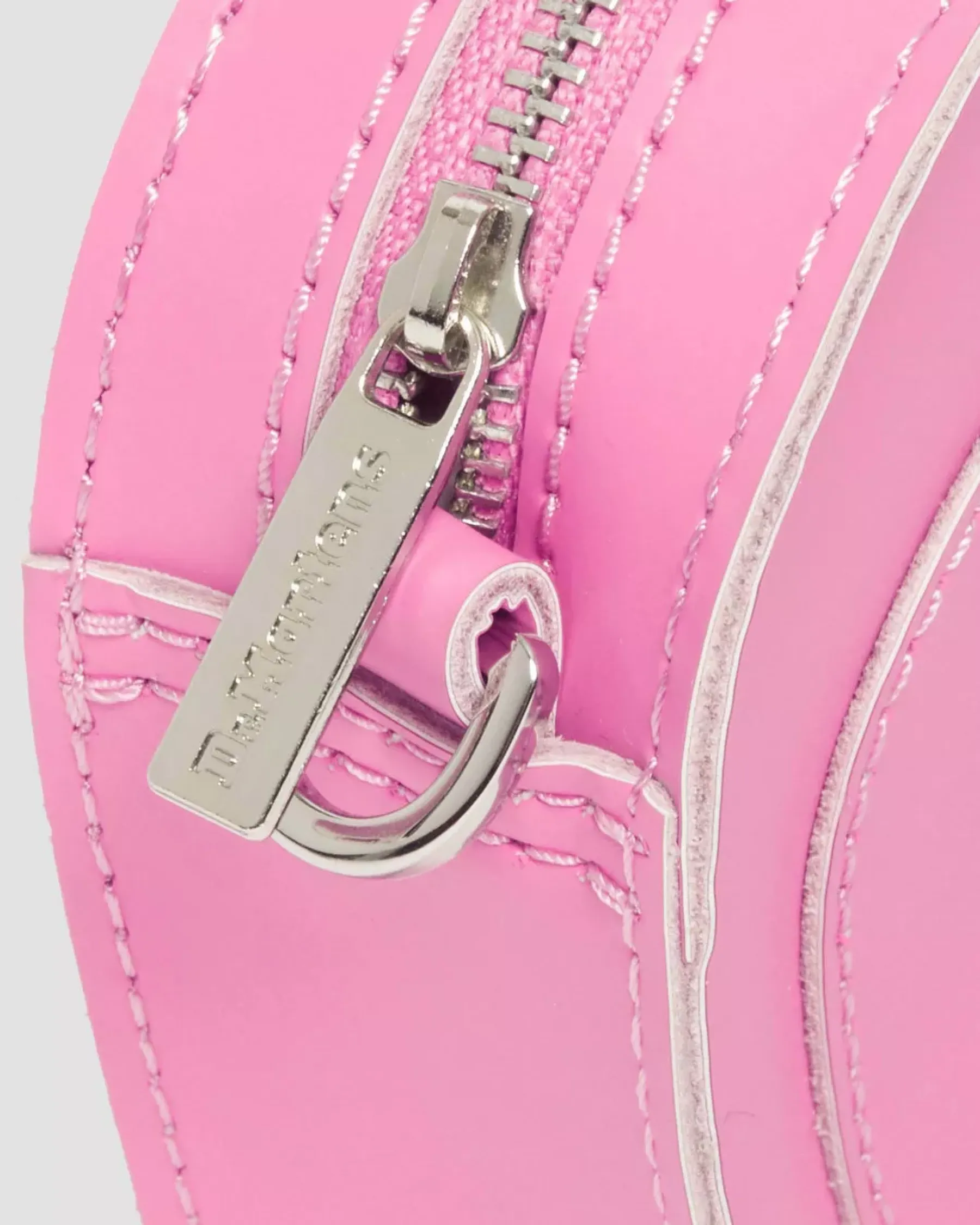 Accessories|Bags>Dr. Martens Mini Heart Shaped Leather Bag Fondant Pink — Kiev