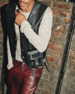 Accessories|Bags>Dr. Martens Overdrive Leather Vertical Crossbody Bag Black — Overdrive