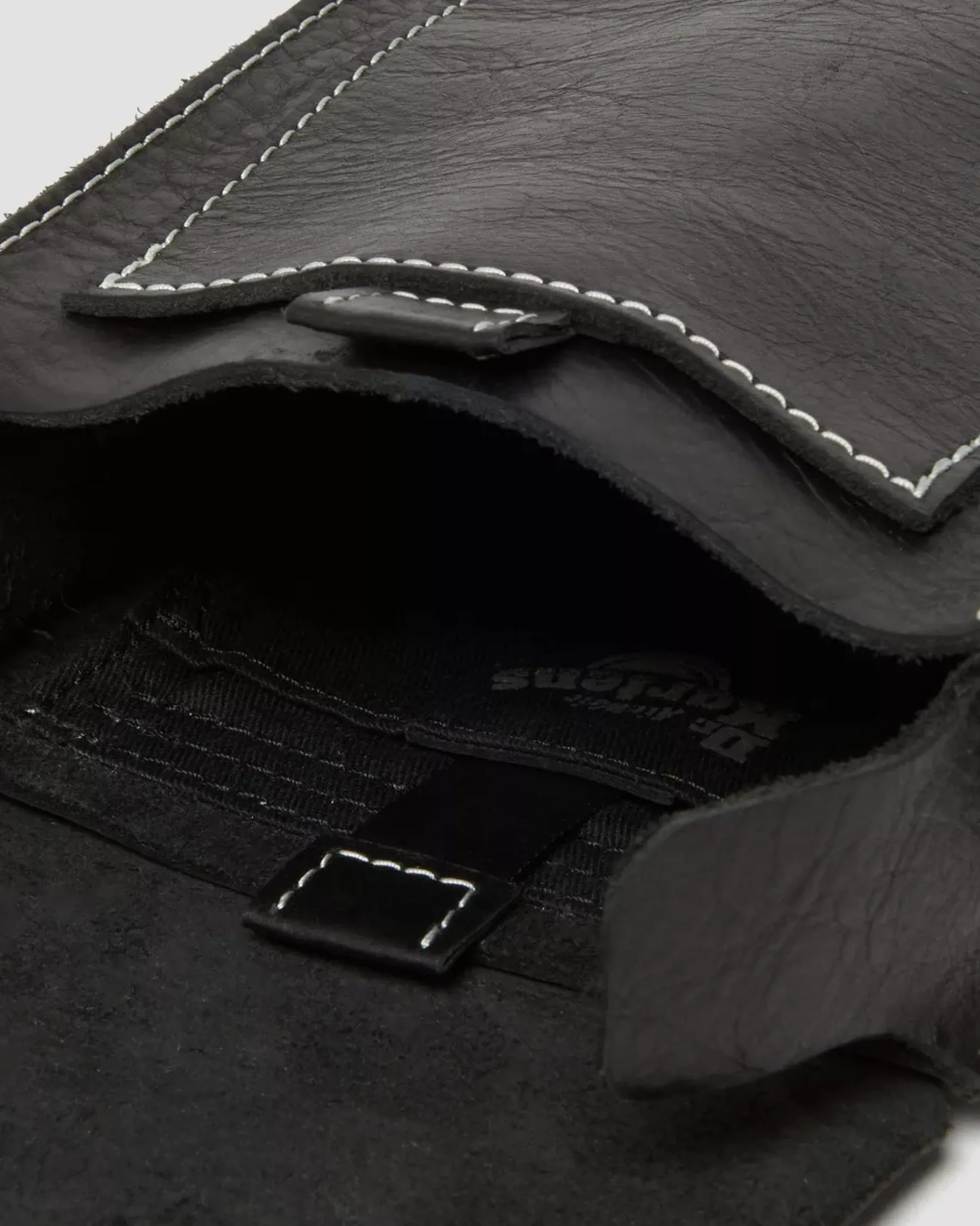Accessories|Bags>Dr. Martens Overdrive Leather Vertical Crossbody Bag Black — Overdrive