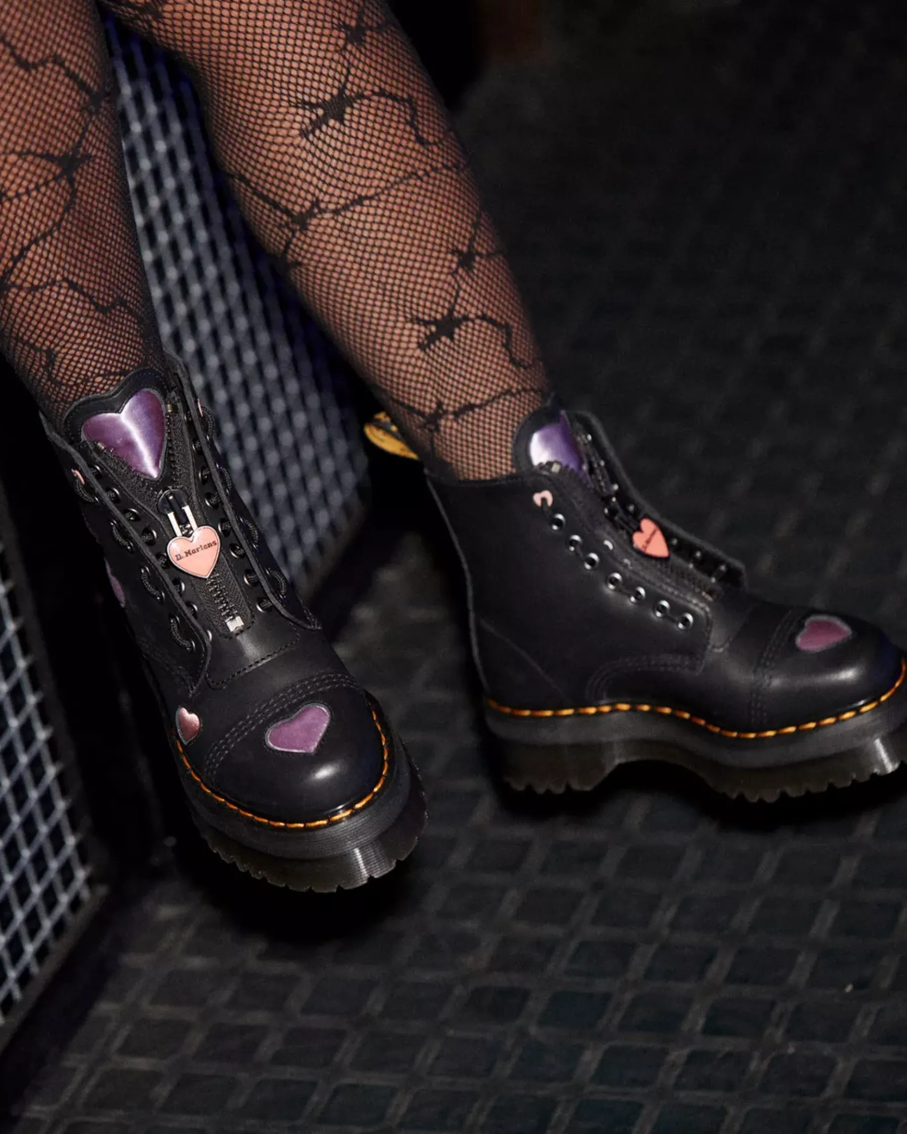 Platform Boots|Ankle Boots>Dr. Martens Sinclair Leather Heart Platform Boots Black — Lapstone+Satin Lux