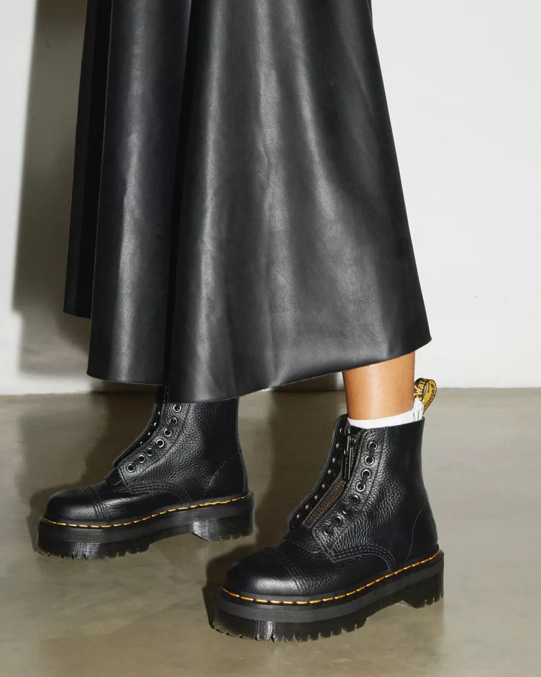 Bestsellers|Platform Boots>Dr. Martens Sinclair Milled Nappa Leather Platform Boots Black — Milled Nappa