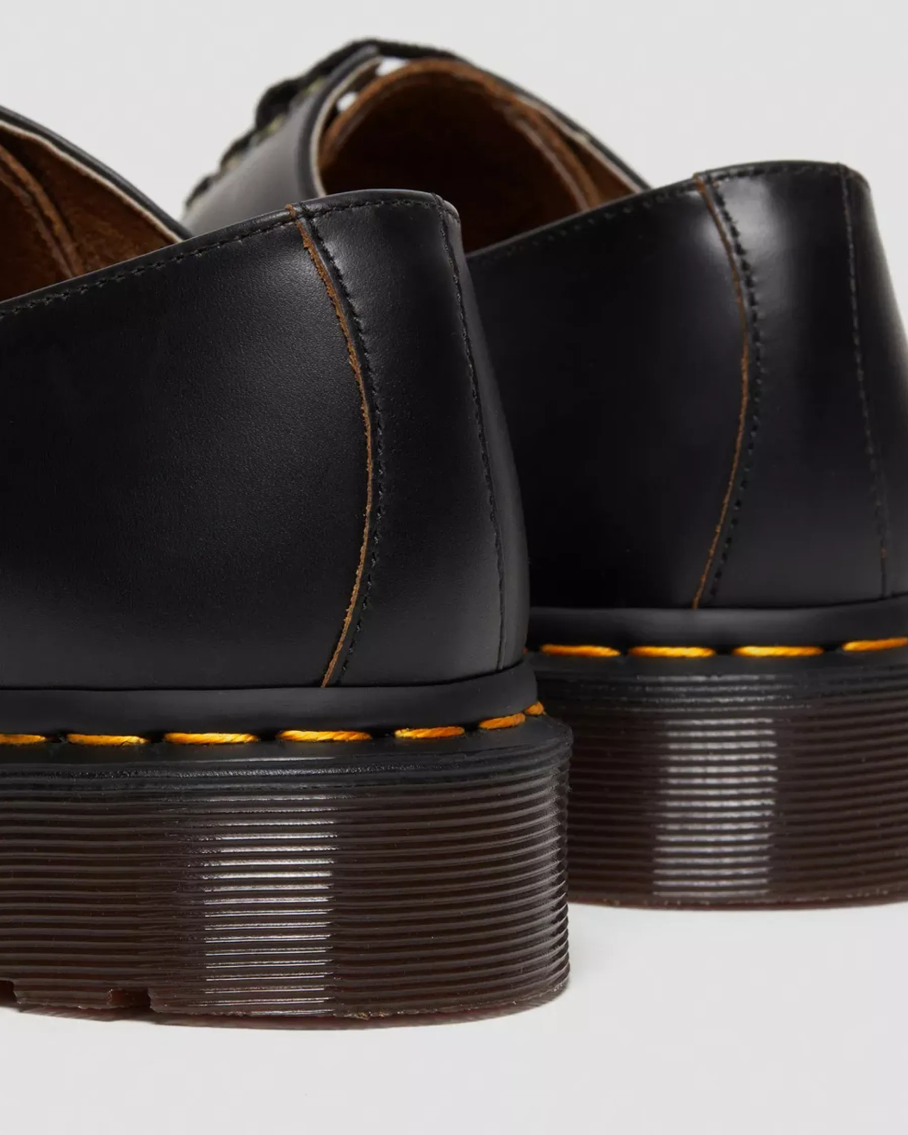 Sale|Originals>Dr. Martens Smiths Vintage Smooth Leather Dress Shoes Black — Valentine Smooth