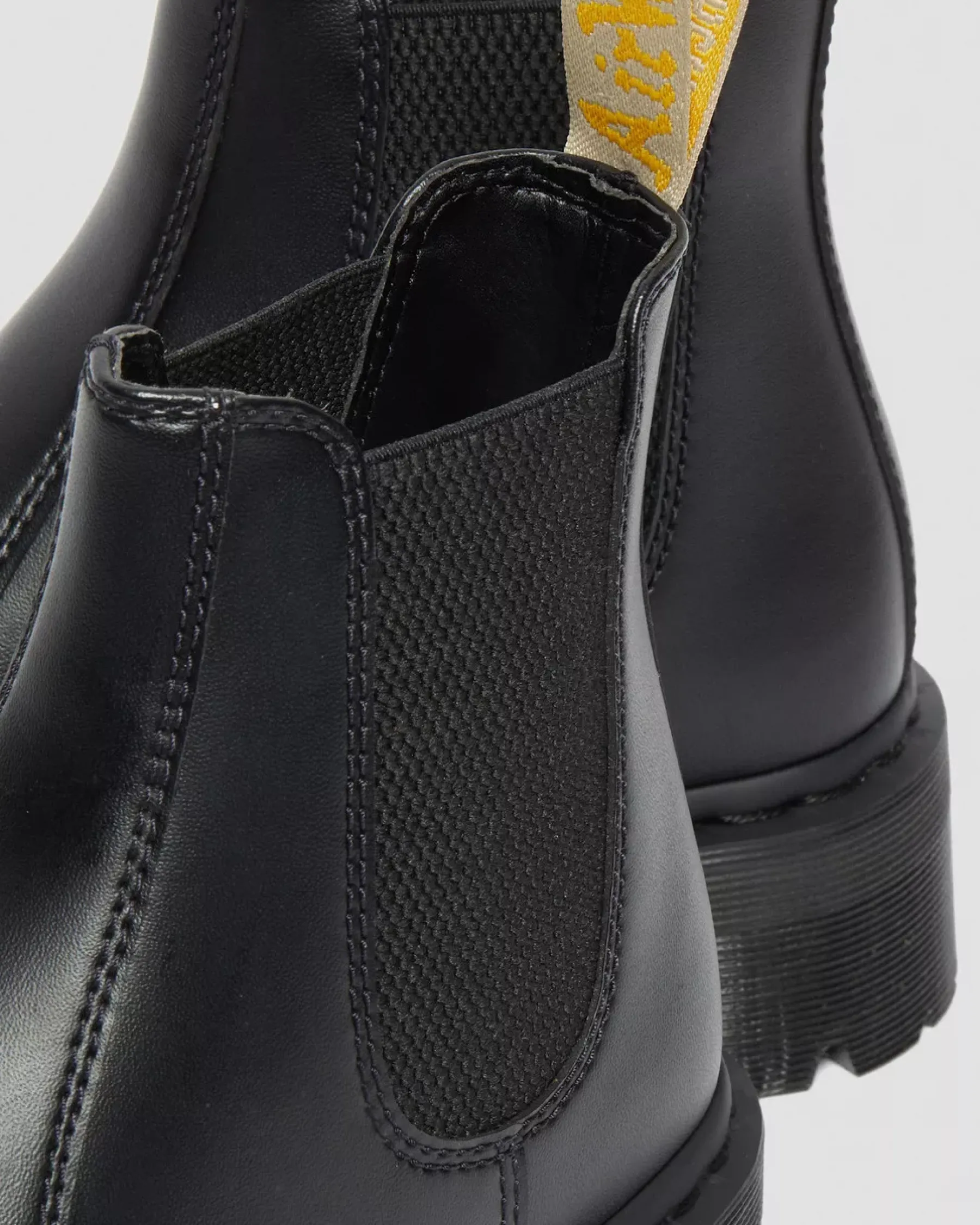Vegan|Originals>Dr. Martens Vegan 2976 Felix Platform Chelsea Boots Black — Felix Rub Off